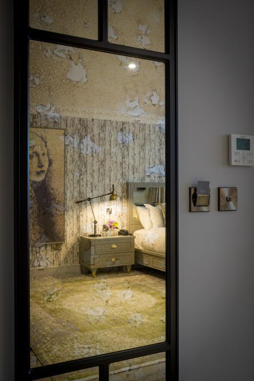 Boutique Room