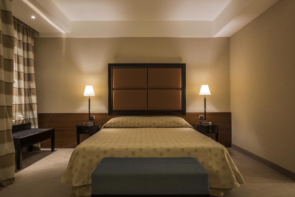 Deluxe Double or Twin Room with City View,449752176:JPEG