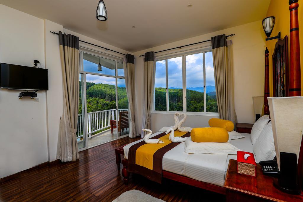 Habitación Triple con vistas a la montaña