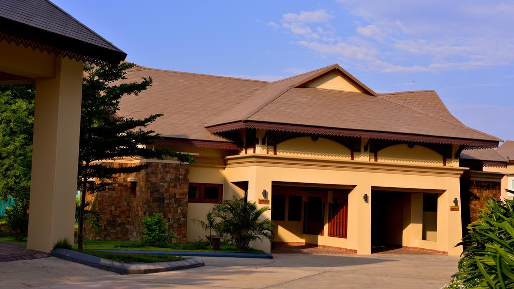 Grand Villa