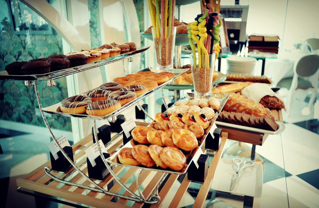 Deluxe Room Late Buffet Until 12 noon