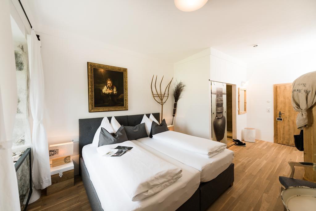 Standard Double Room,463128309:JPEG