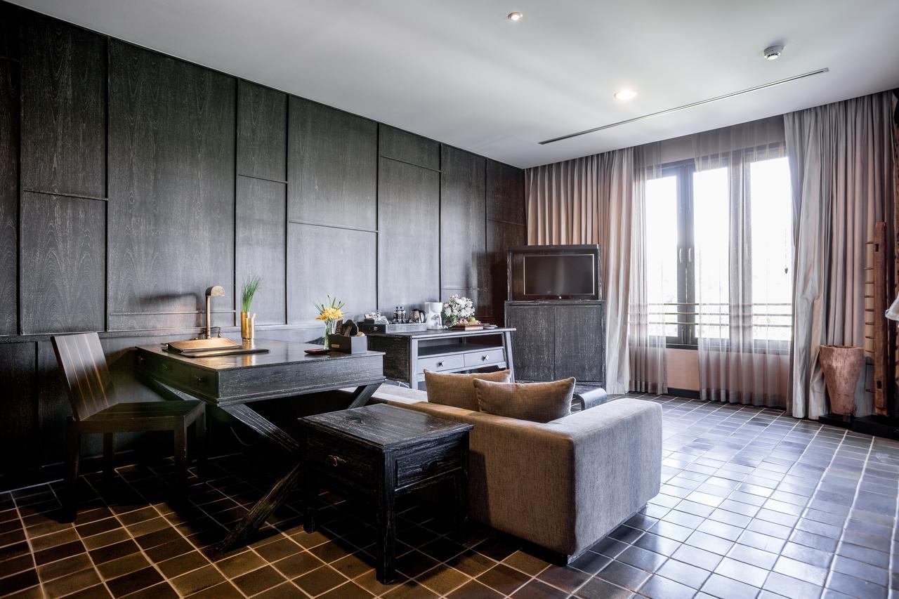 The White Elephant Suite