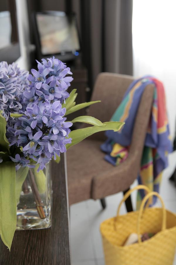 Superior One-Bedroom Apartment,924151753:JPEG