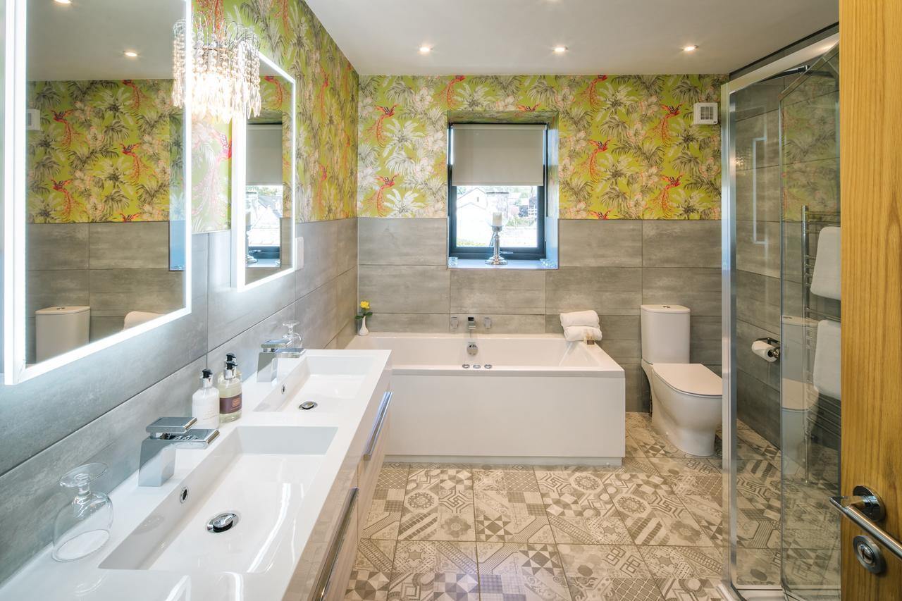 Deluxe Double Room Bath