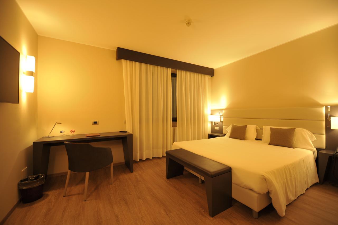 Double or Twin Room,510904620:JPEG