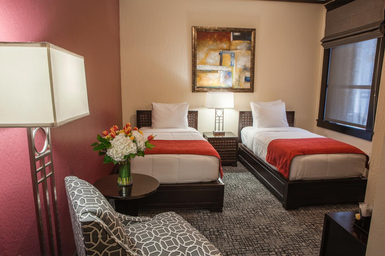 Room Two Twin Beds