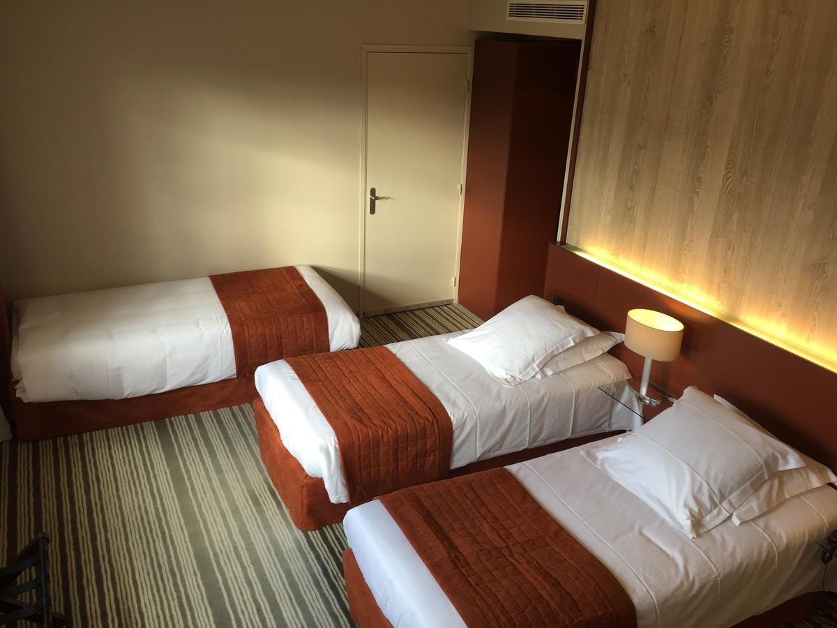 Triple Room South Side