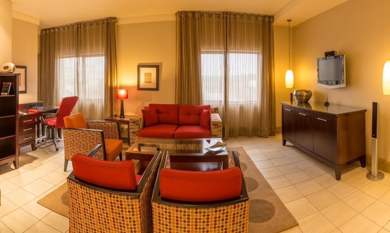 Executive Suite,520489782:JPEG