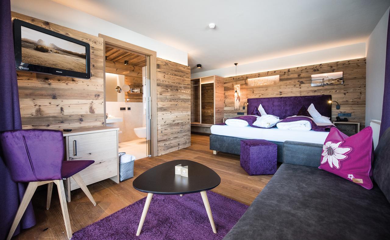 Double Room with Mountain View,535201596:JPEG