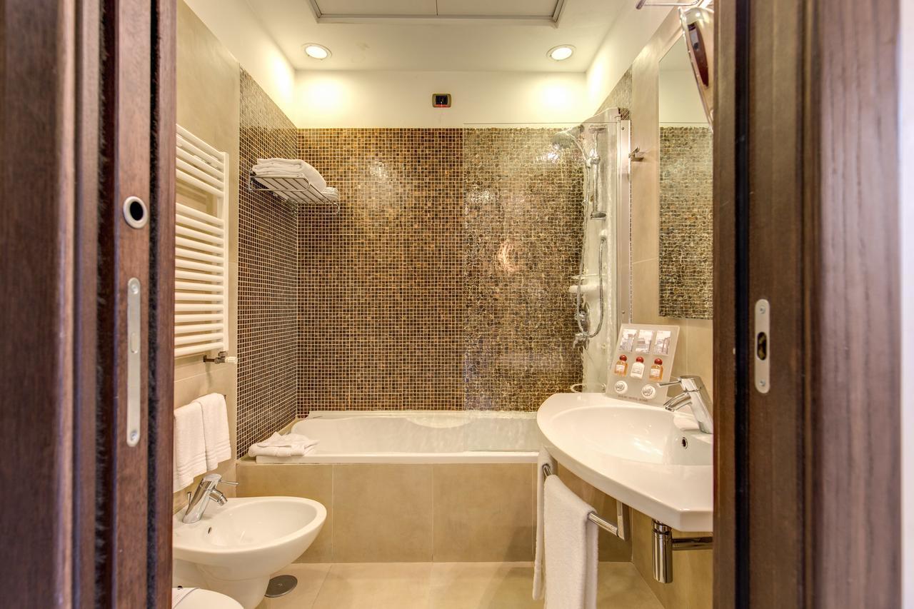 Standard Double or Twin Room,1666640153:JPEG