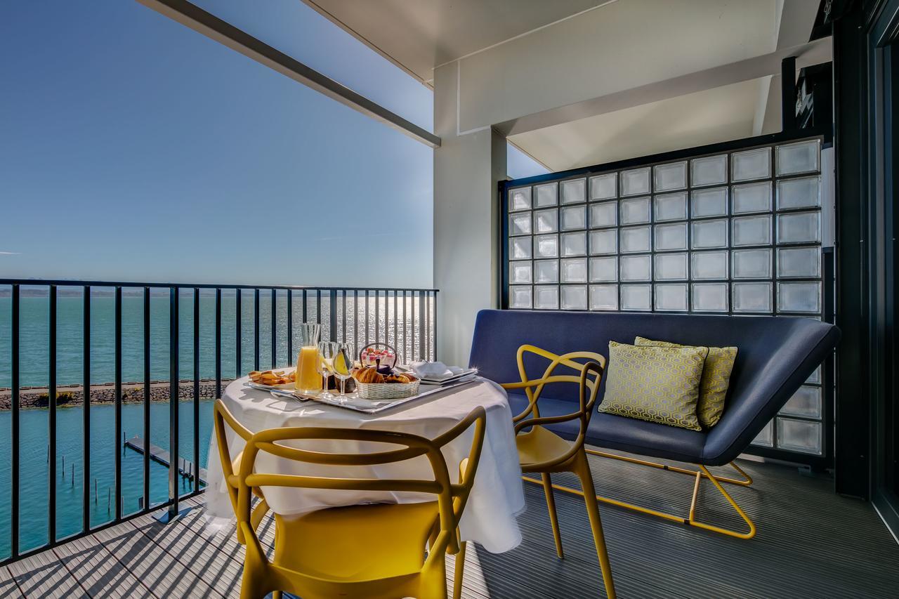 Executive Room with Terrace and Lake view,537333180:JPEG