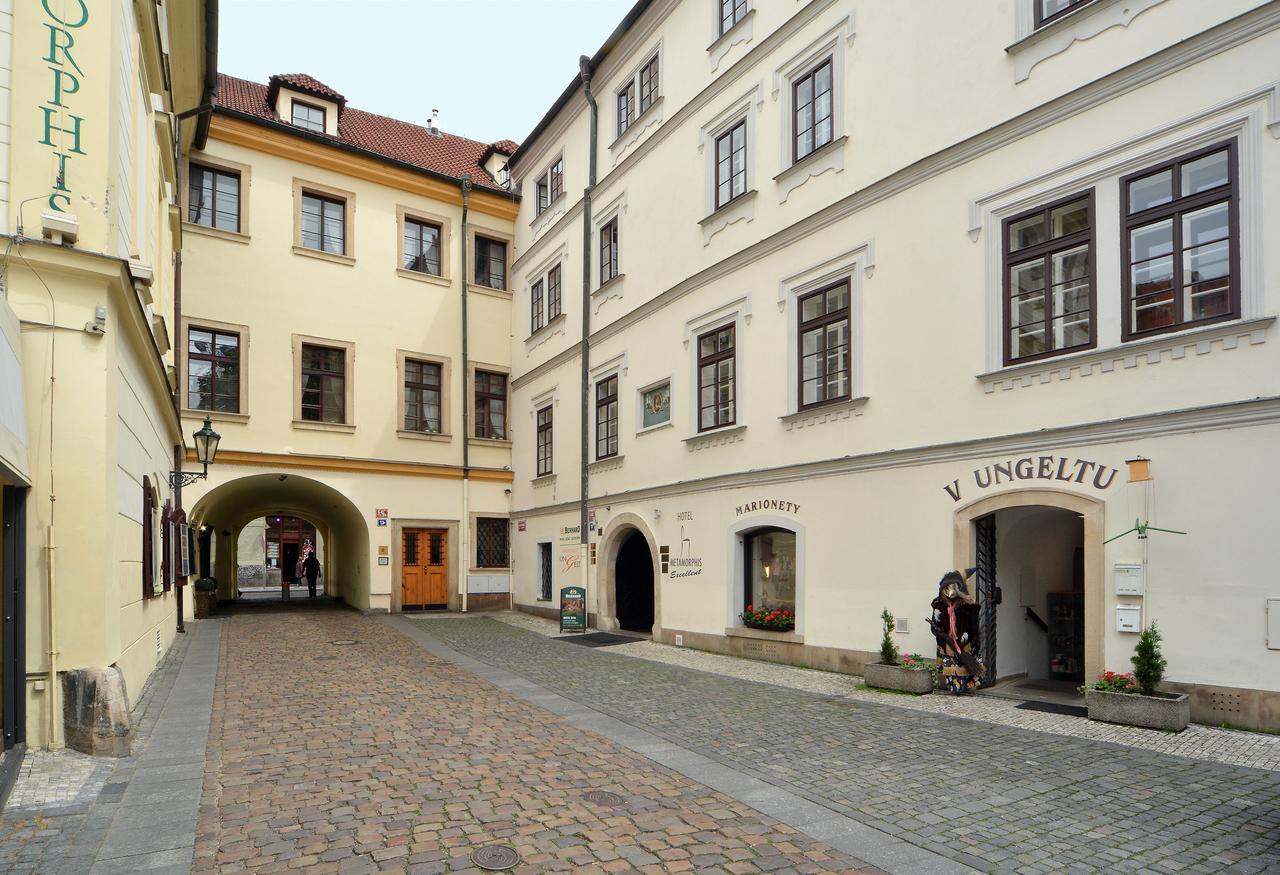 Family Studio,1404062585:JPEG