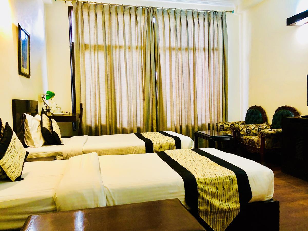Junior Suite with Balcony (Beach Glass)