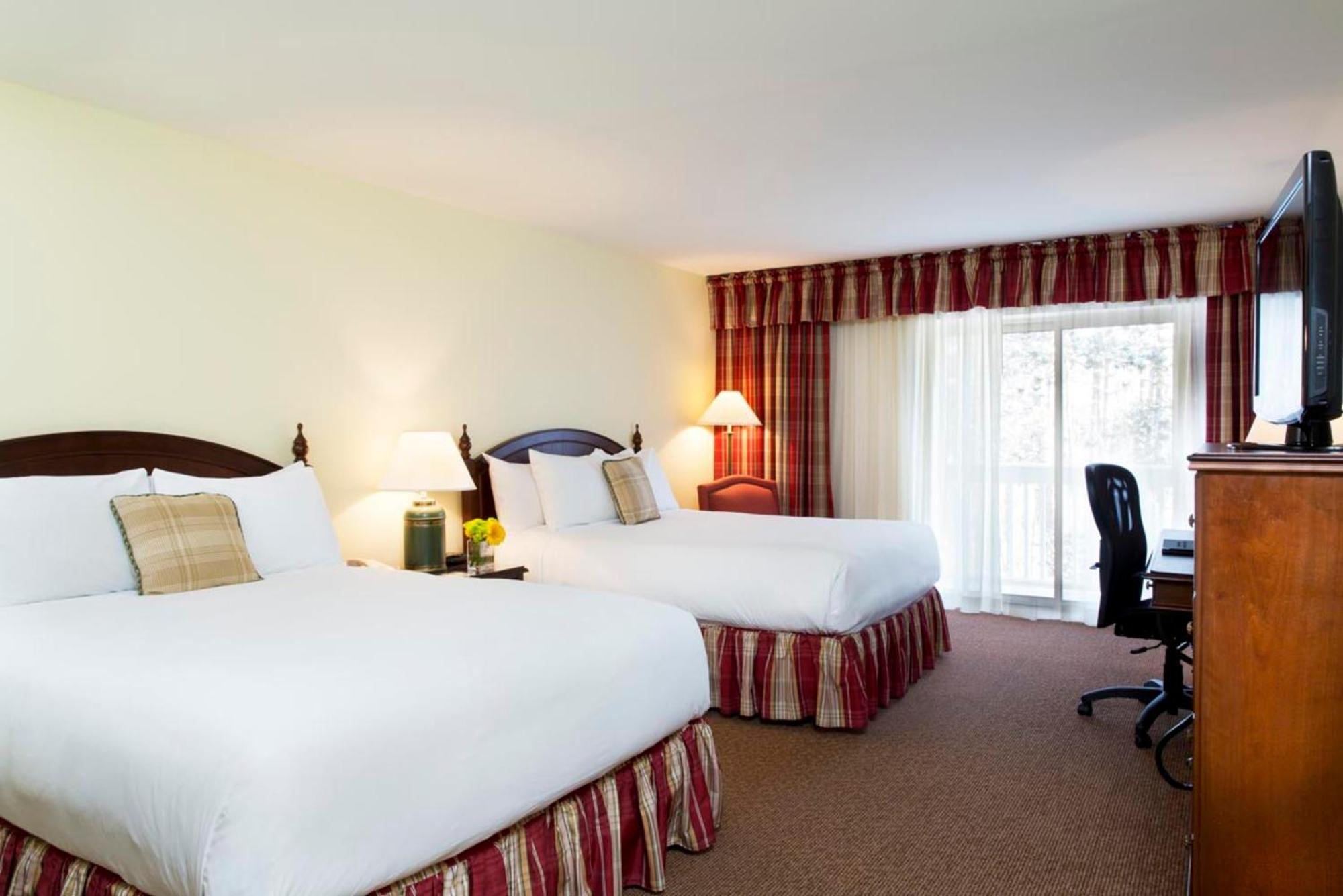 Queen Room Two Queen Beds Resort View Pavilion