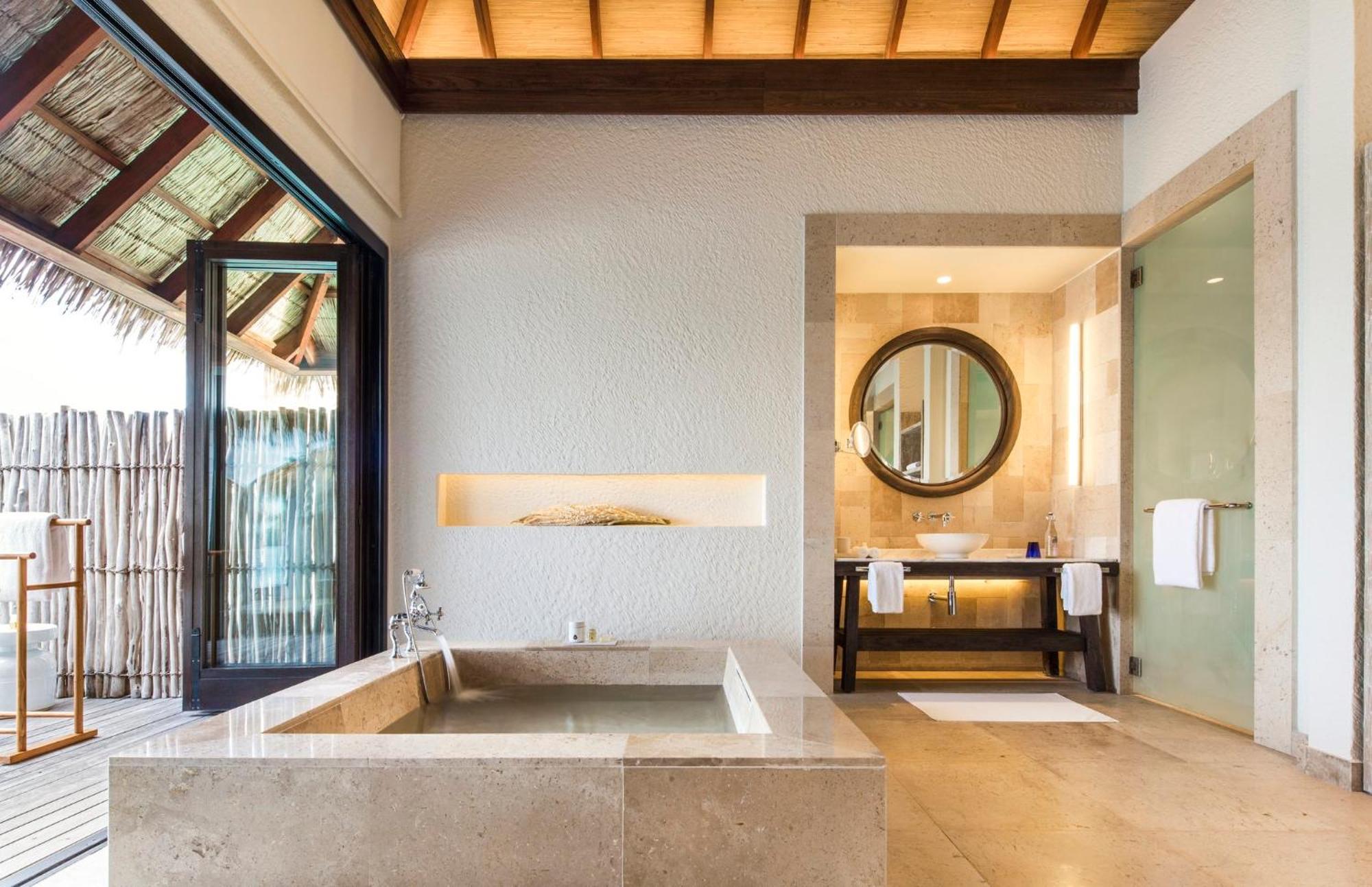 Water Suite with Private Pool,562189923:JPEG