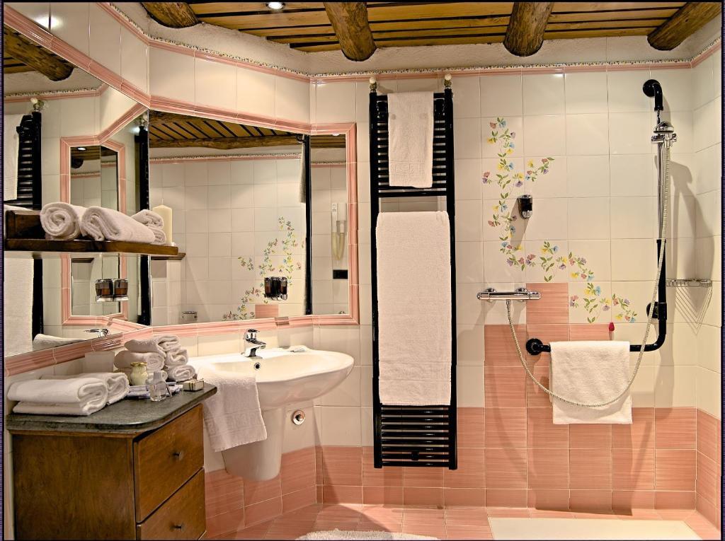 Triple Room,443272851:JPEG