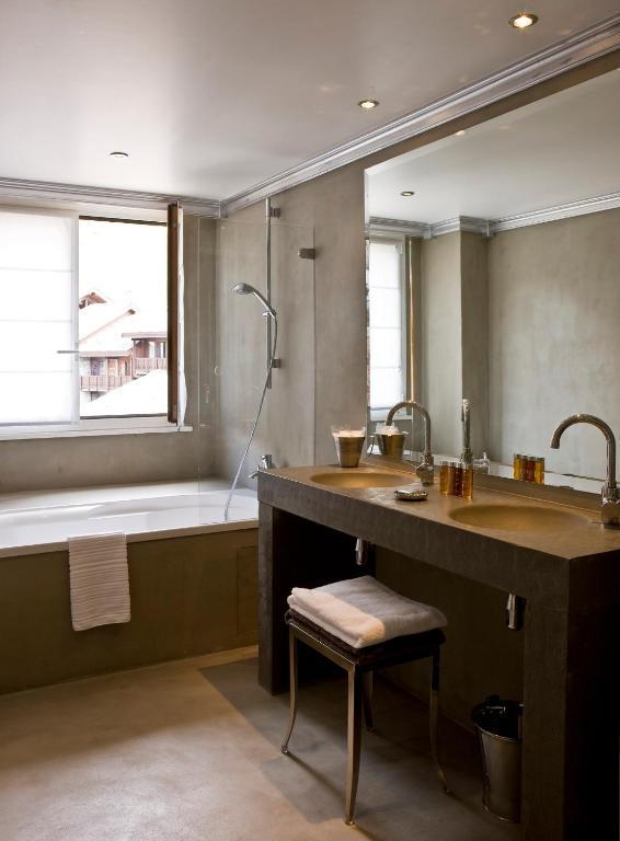 Double Suite,1444874662:JPEG