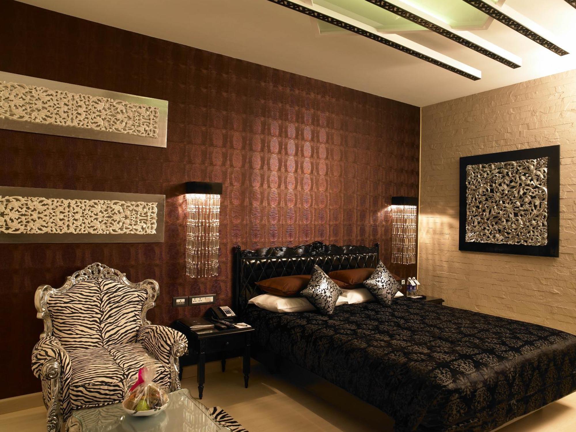 Zuri Club Room King Bed 01 way Airport transfer on Food Soft Beverage,20116858:JPEG