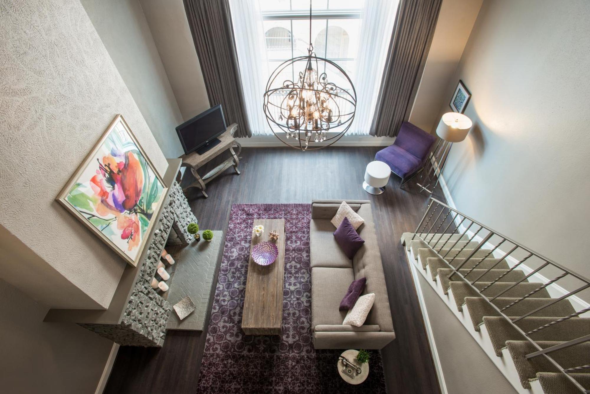 Premier Queen Loft