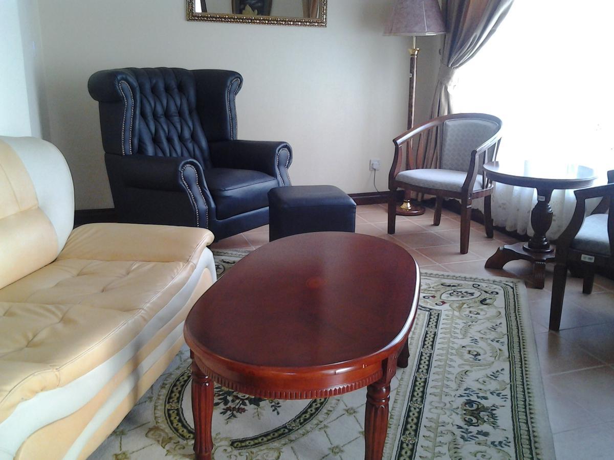 Executive Suite,573477297:JPEG