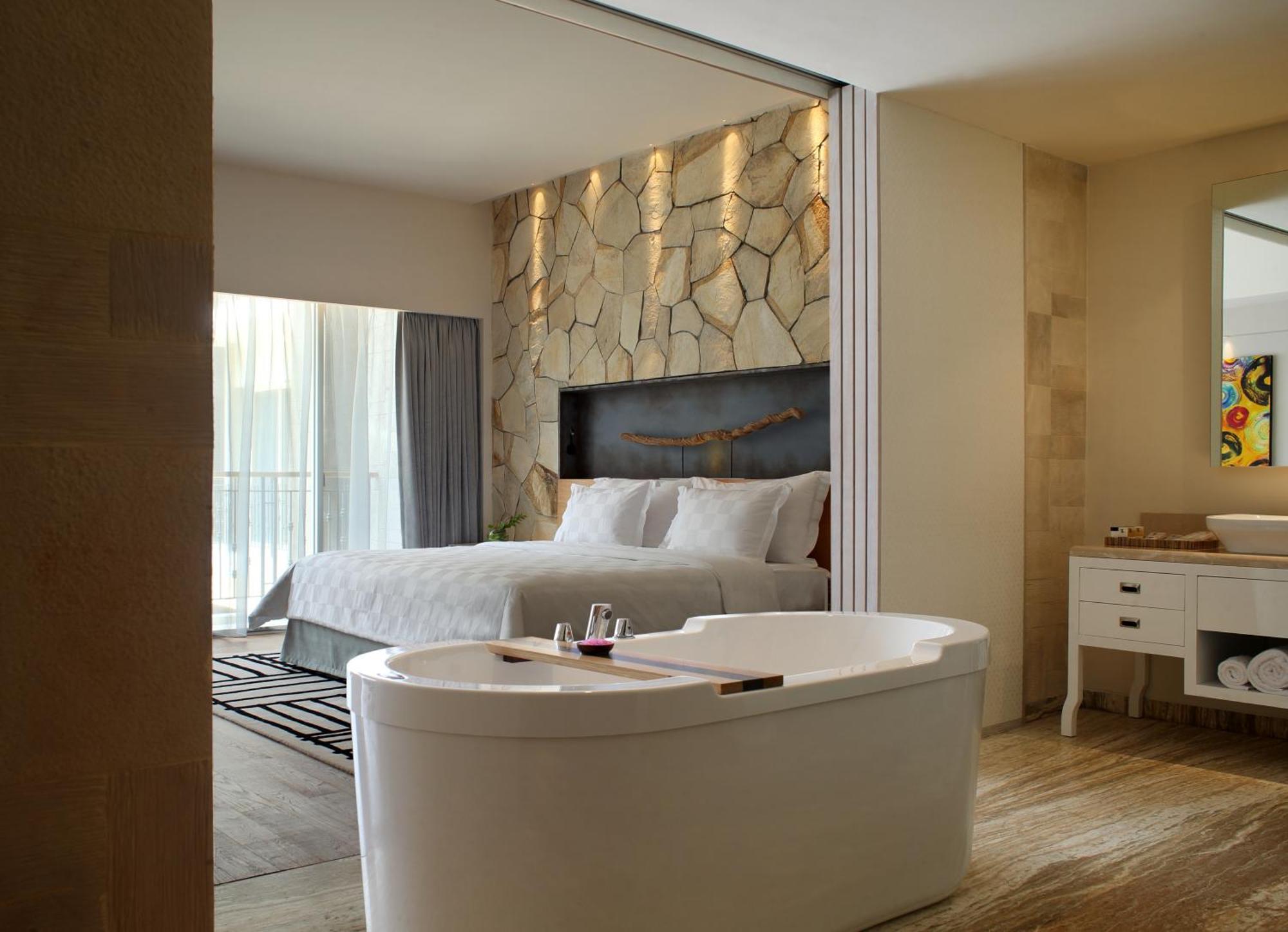 TSand Suite with All Day Breakfast, Daily Restocked Minibar and other Free Benefits,658826595:JPEG