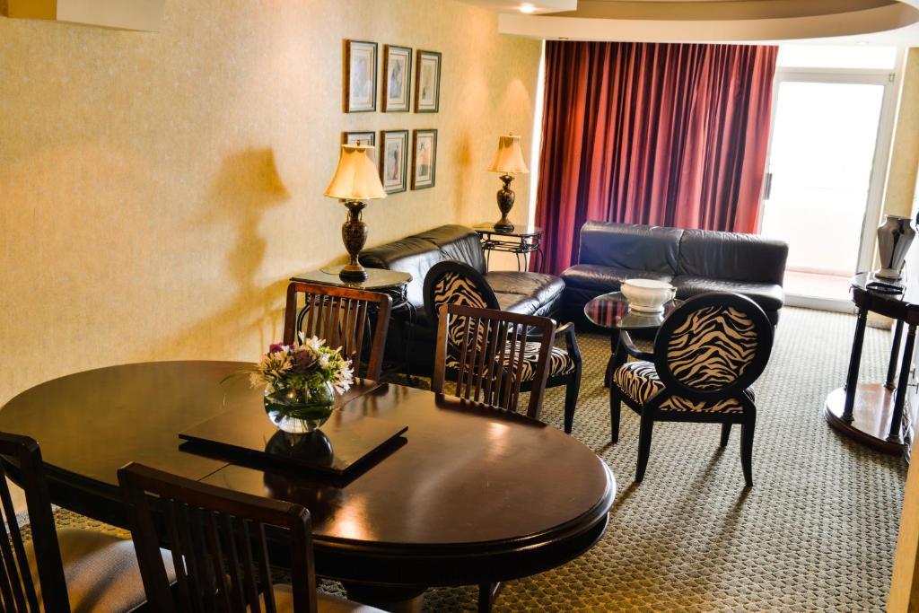 Superior King Suite