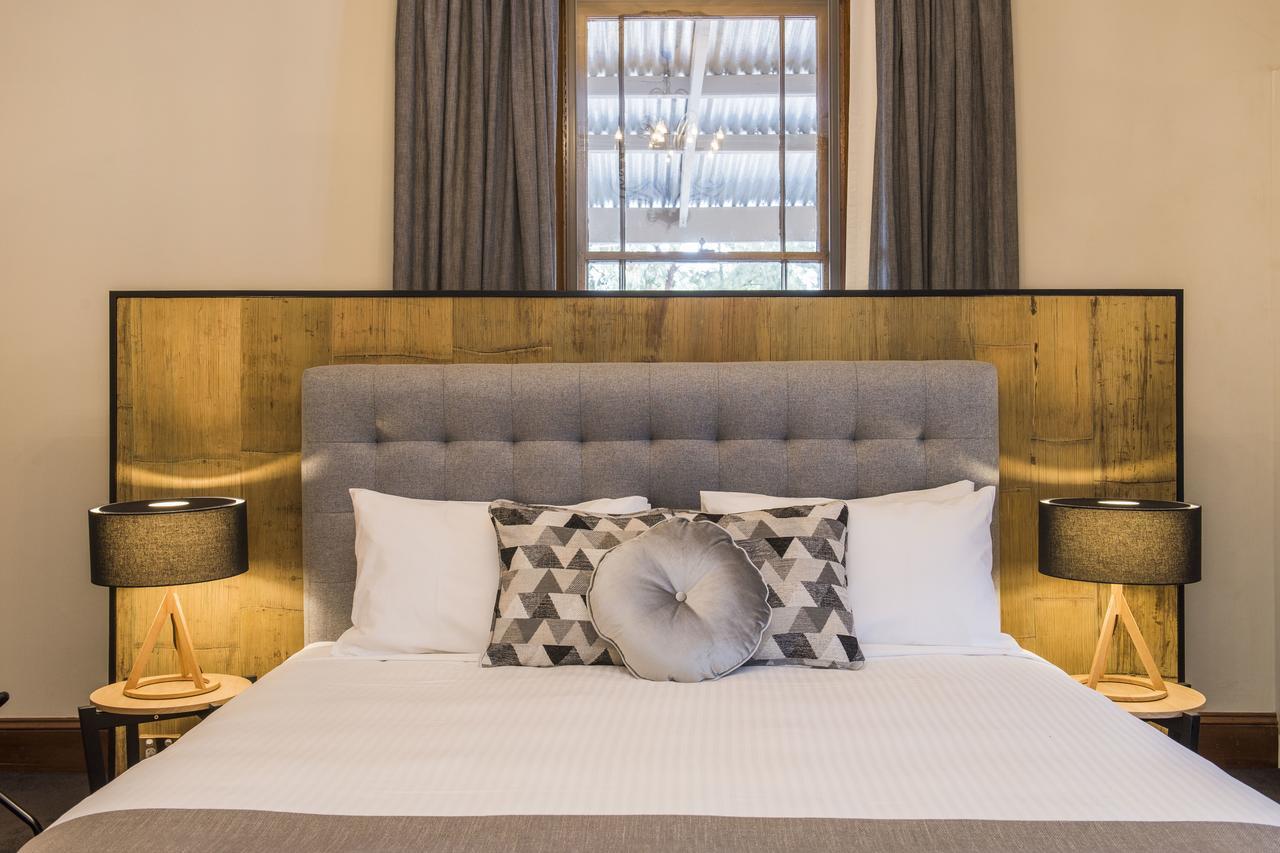 King Room with Balcony - Suite 2,608697616:JPEG