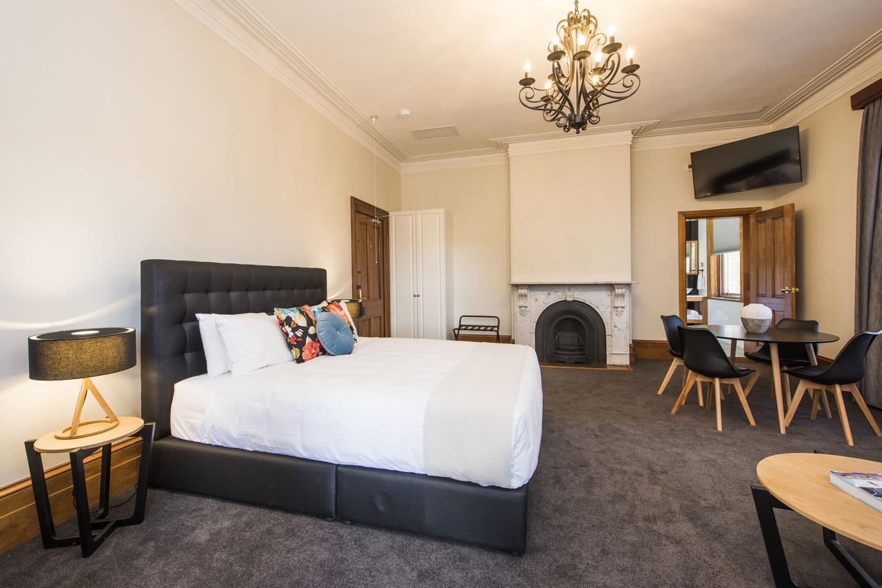 King Room with Balcony - Suite 1,608698244:JPEG