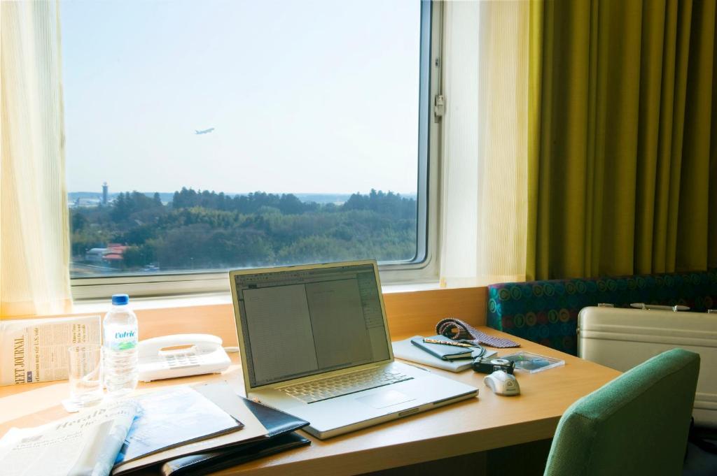 Comfort King Room - Non-Smoking - Main Building,304162288:JPEG