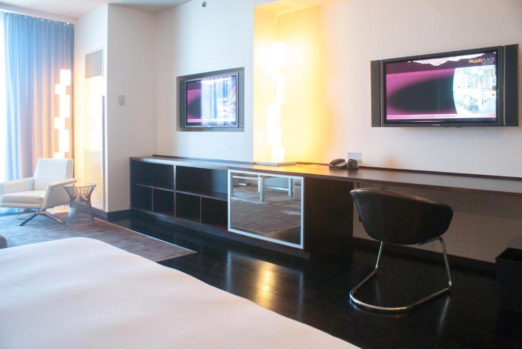 Studio with Mountain View,61864060:JPEG