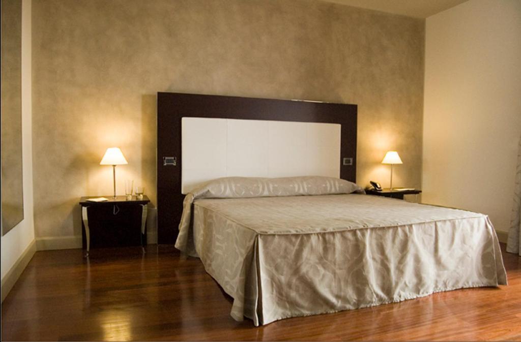 Single Room,1203513139:JPEG