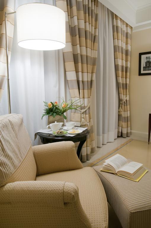 Comfort Queen Room
