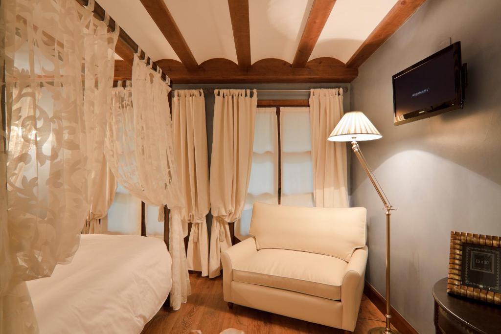 Standard Double Room,63050722:JPEG