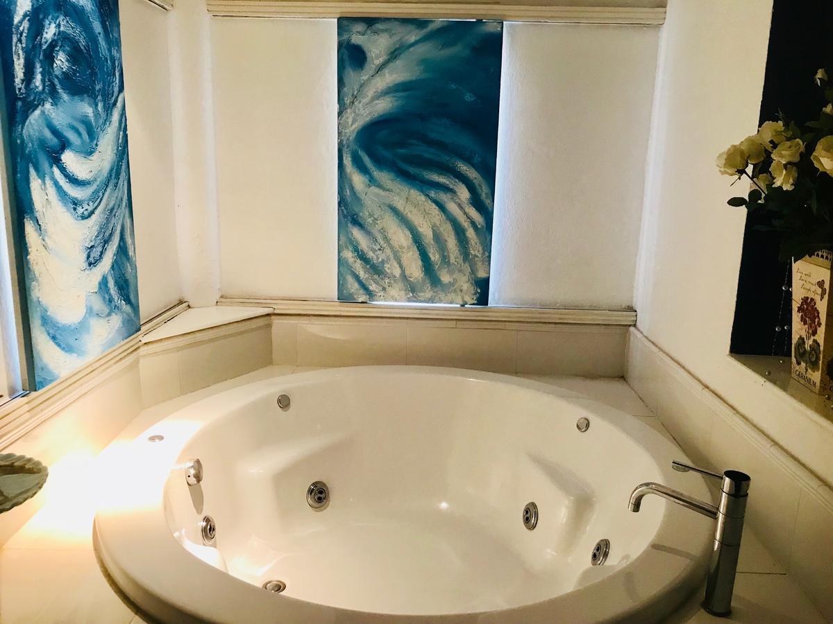 King Room Spa Bath