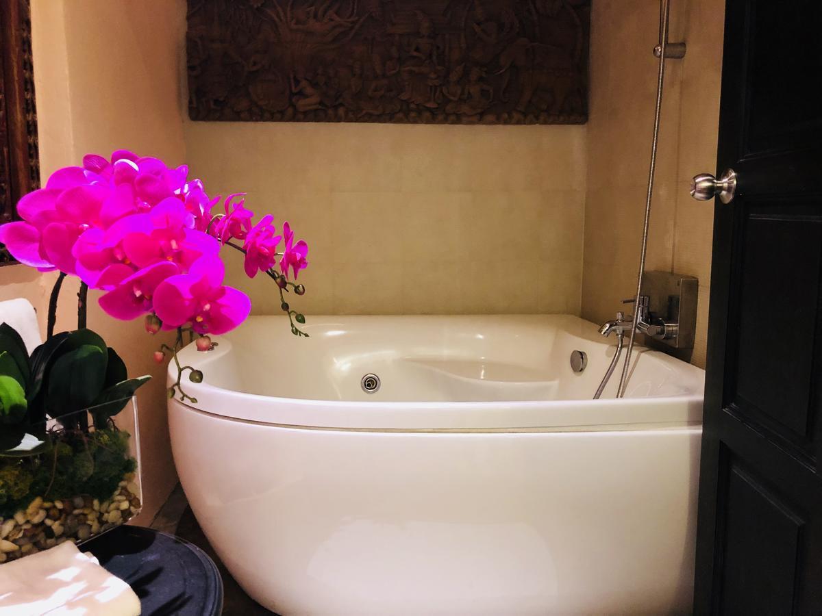 King Room Spa Bath