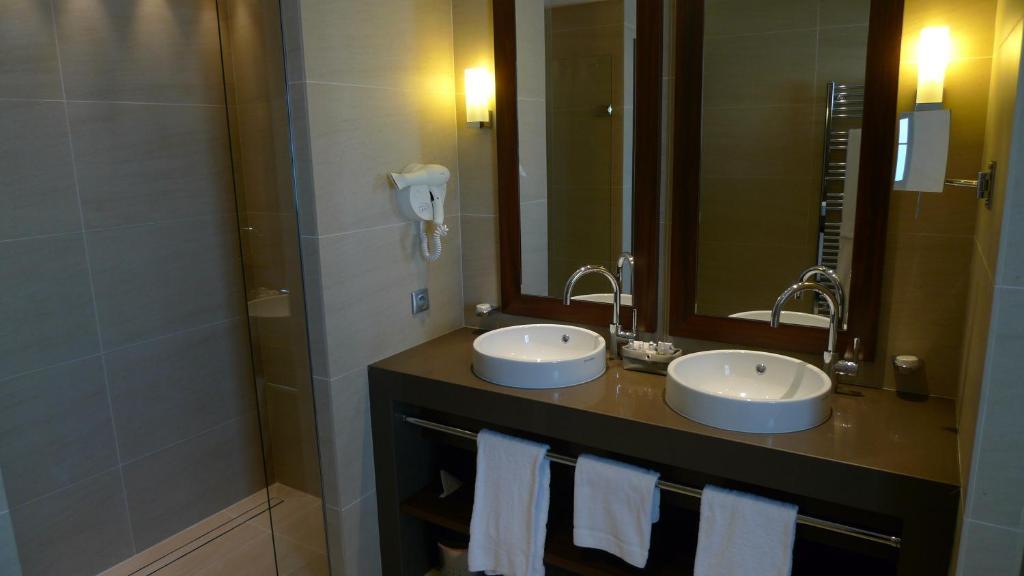 Premium Double or Twin Room with Sea View,63281206:JPEG