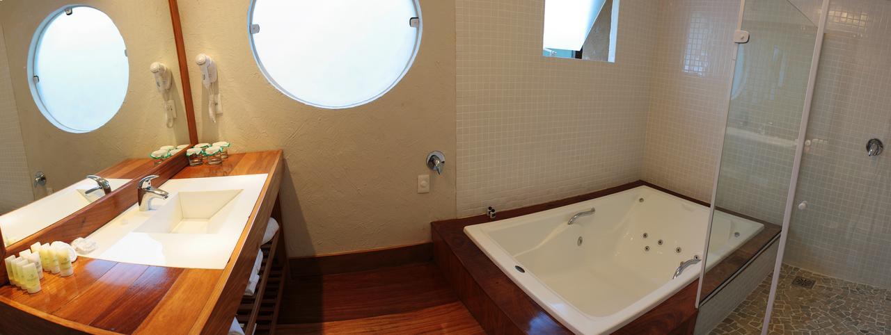 Master Suite with Spa Bath