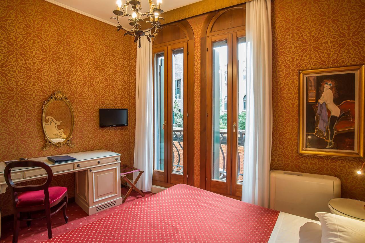 Double Room,632426529:JPEG