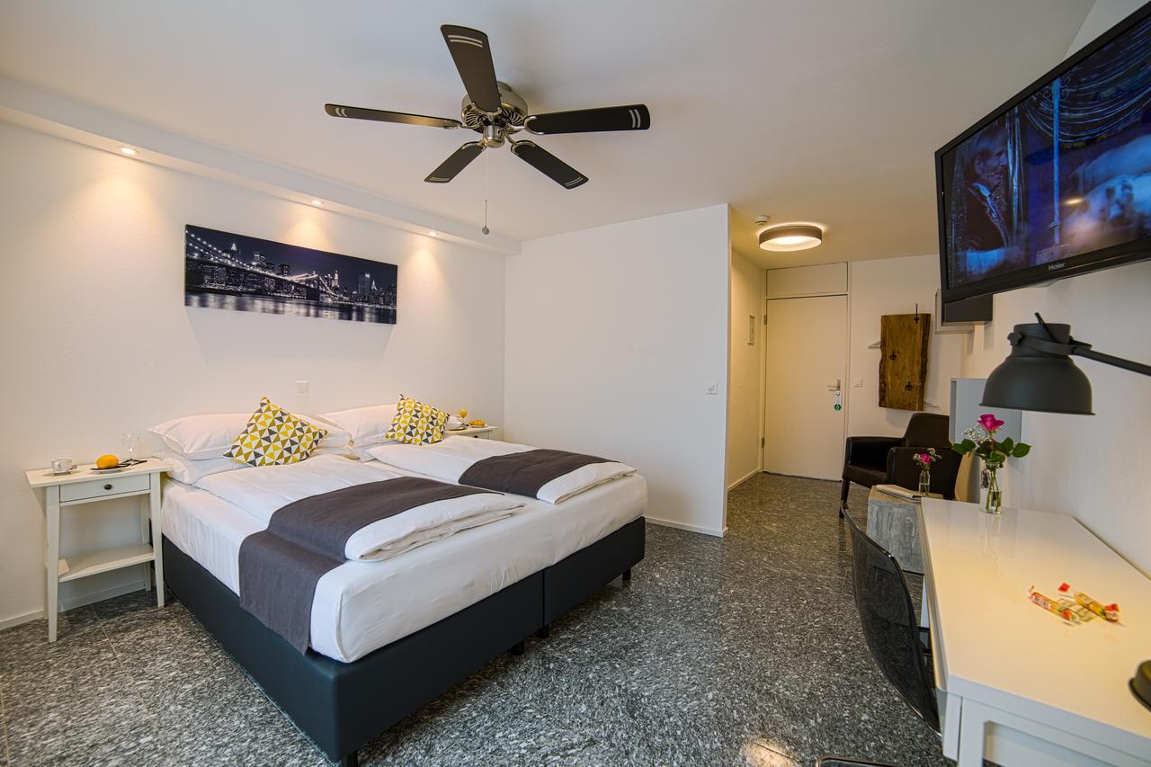 Double Room,632849607:JPEG