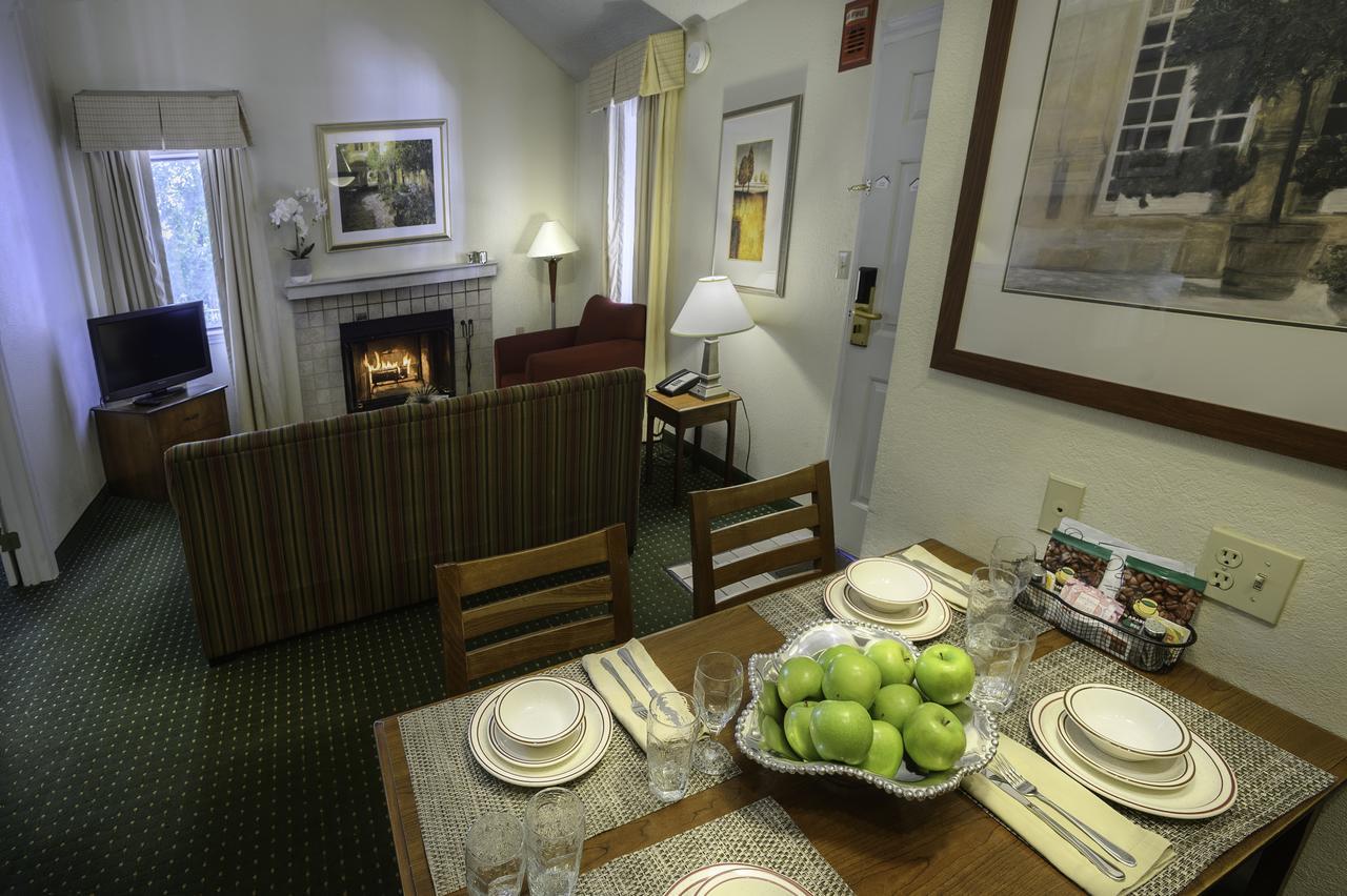 Two-Bedroom Loft Suite,633131034:JPEG