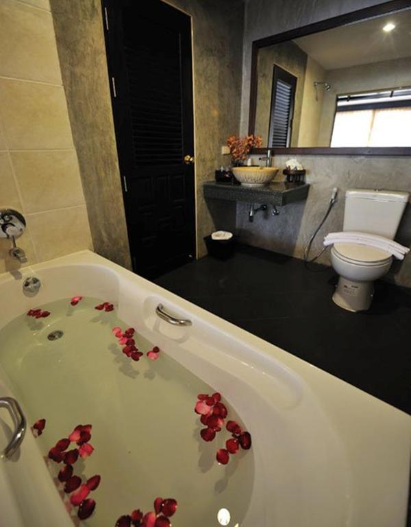 Suite room with Balcony,63401680:JPEG