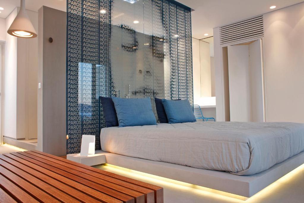 Art Suite with Outdoor Jetted Tub