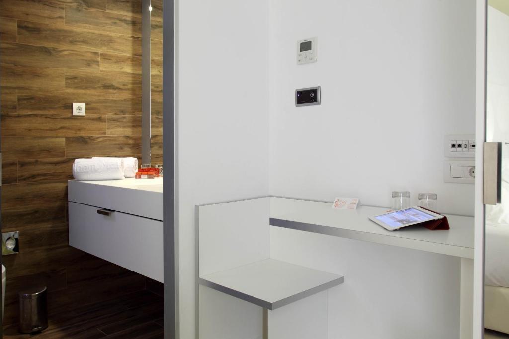 Standard Double or Twin Room,1207914556:JPEG