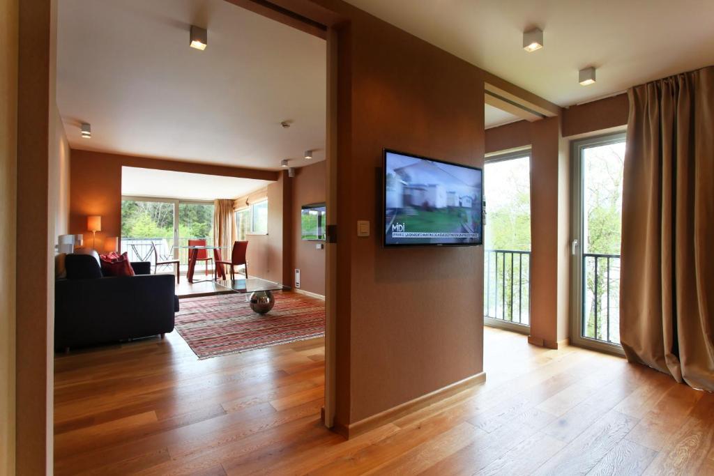 Suite with Terrace,63695923:JPEG