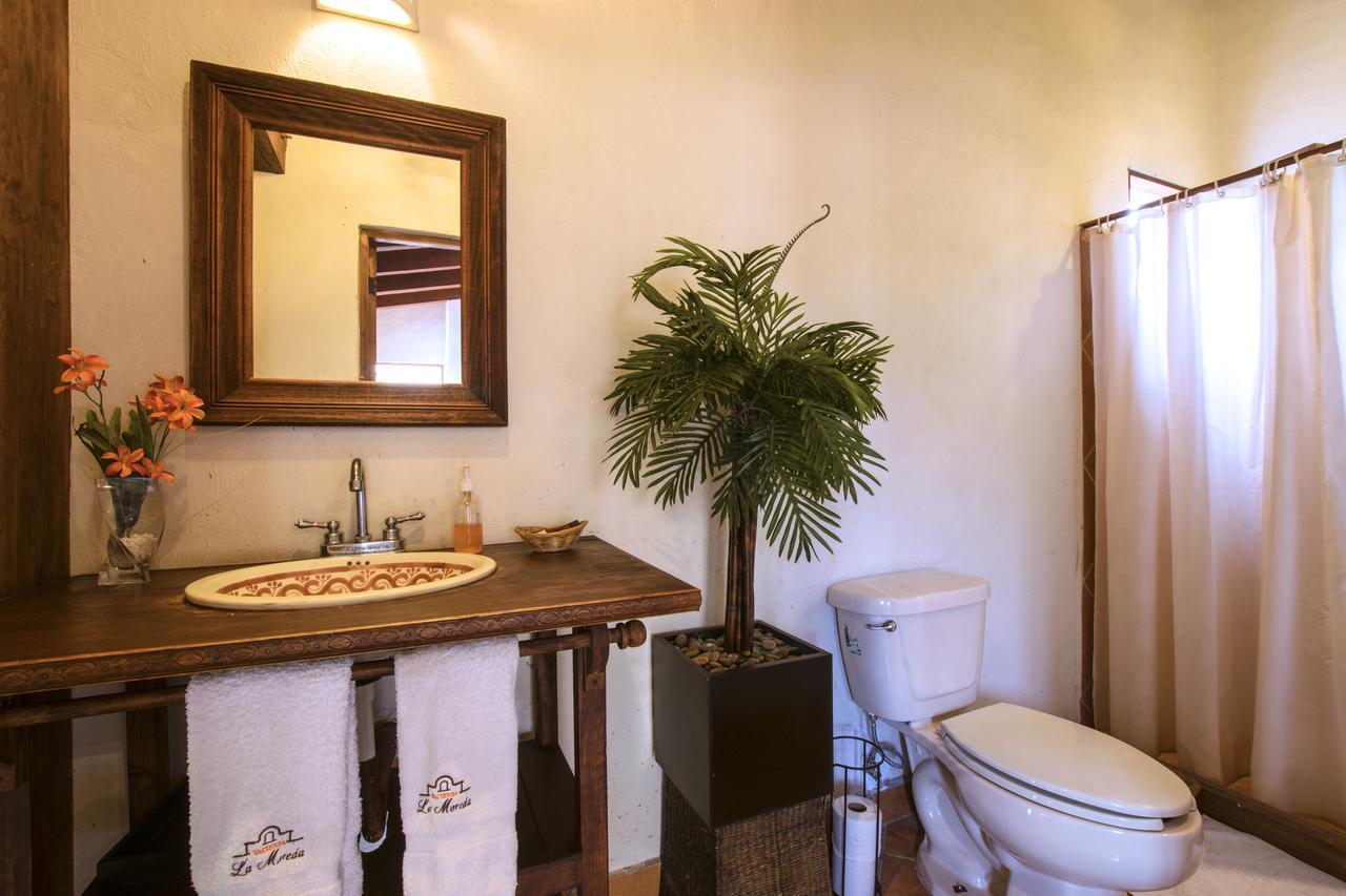 Deluxe Queen Suite