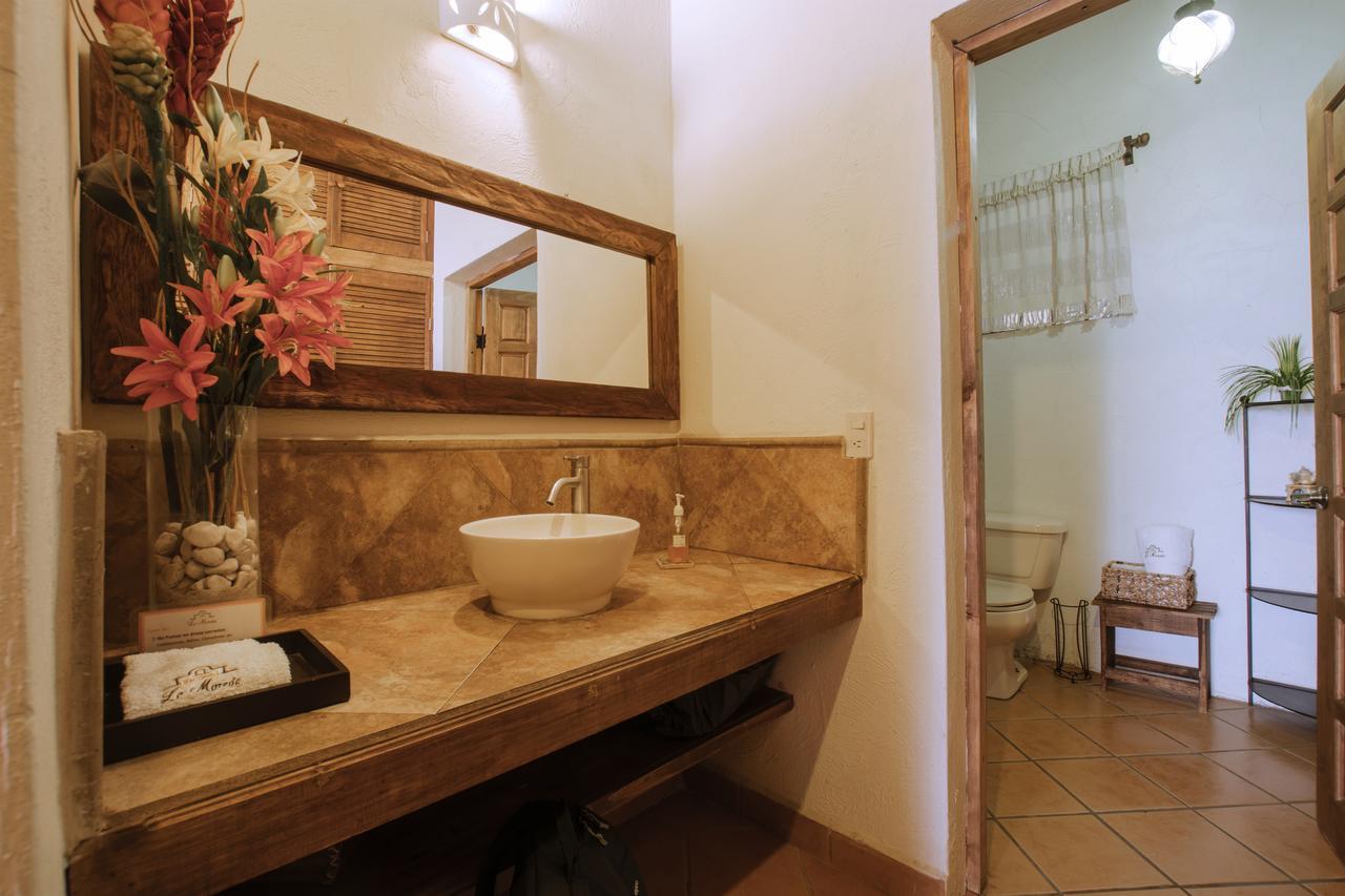 Deluxe Queen Suite