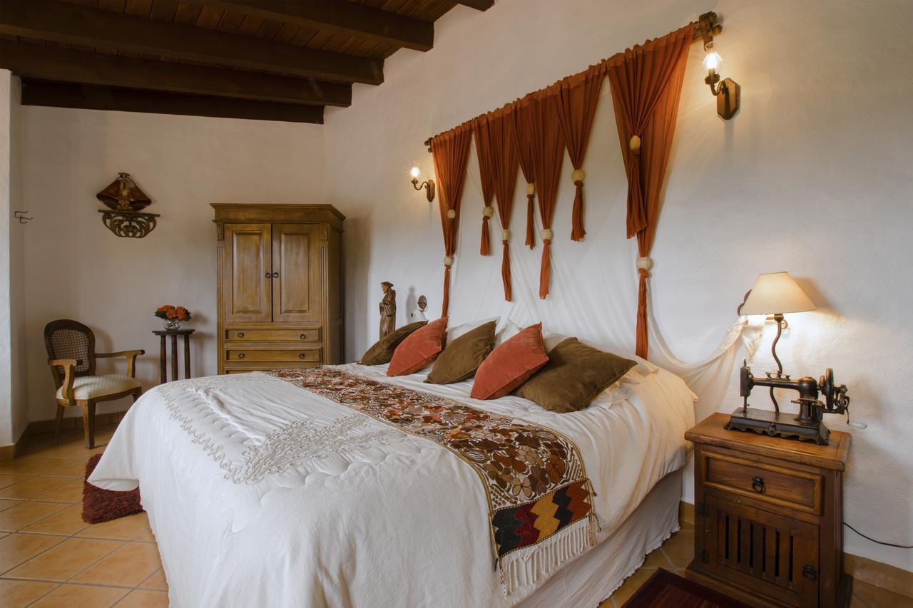 Deluxe Queen Suite