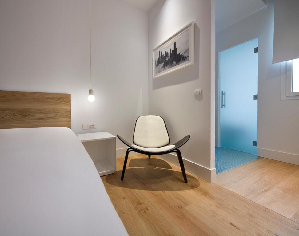 Standard Double or Twin Room,805630377:JPEG