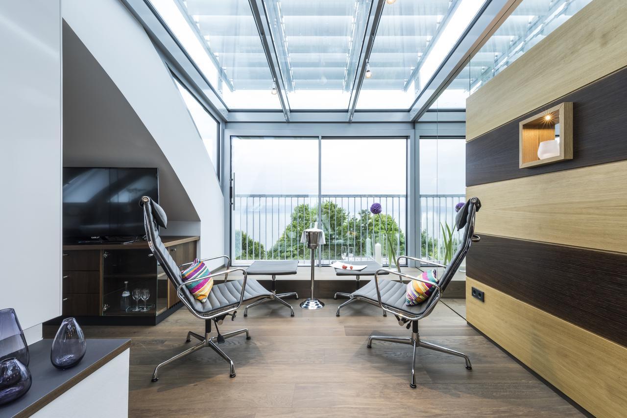 Suite with Lake View,642351711:JPEG